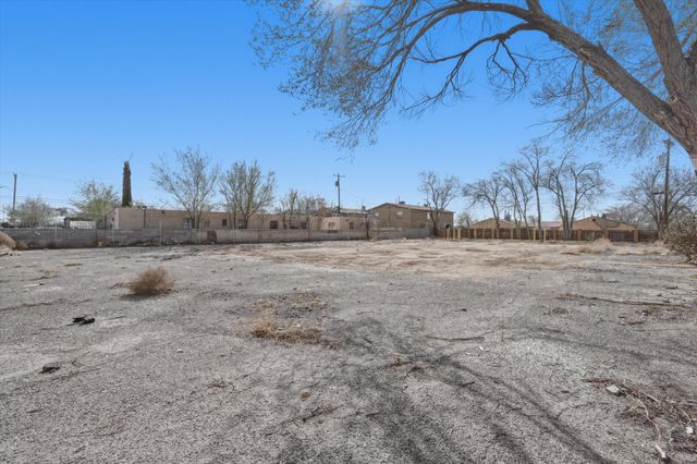 215 Wisconsin Street NE, Albuquerque, NM 87108