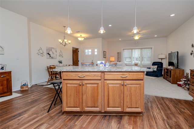 312 E 4th Street N, Newton, IA 50208