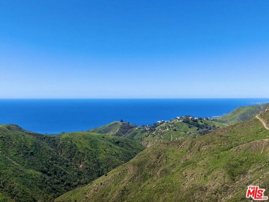 Image 2 of property listing at 62 Tuna Canyon Road, Topanga, CA 90290