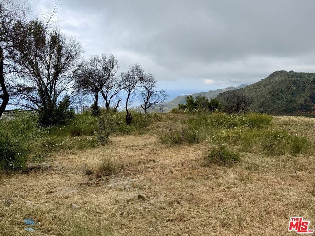 Image 6 of property listing at 62 Tuna Canyon Road, Topanga, CA 90290