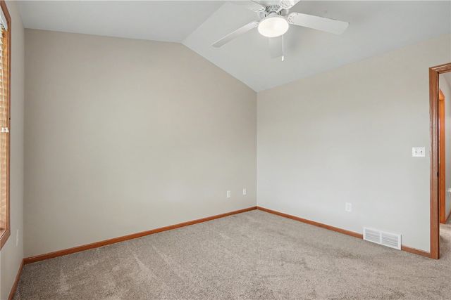 2950 Samuel CT SW C, Cedar Rapids, IA 52404
