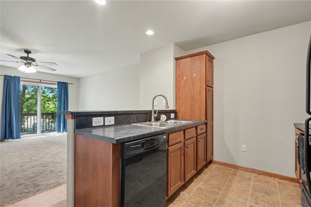 2950 Samuel CT SW C, Cedar Rapids, IA 52404
