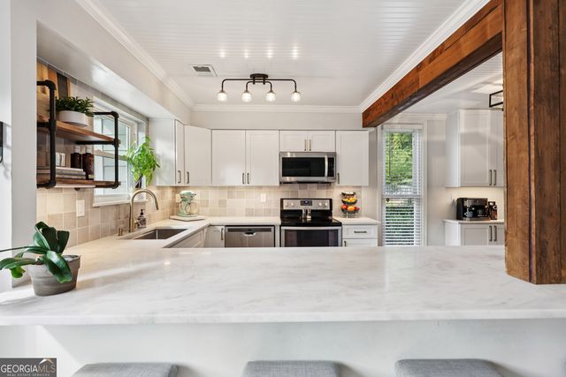 1027 Riverbend Club Drive SE, Atlanta, GA 30339