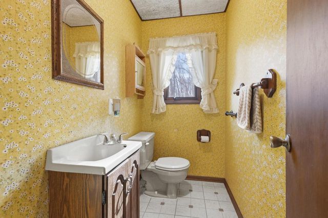 W11056 Lakeview Drive, Merrimac, WI 53561
