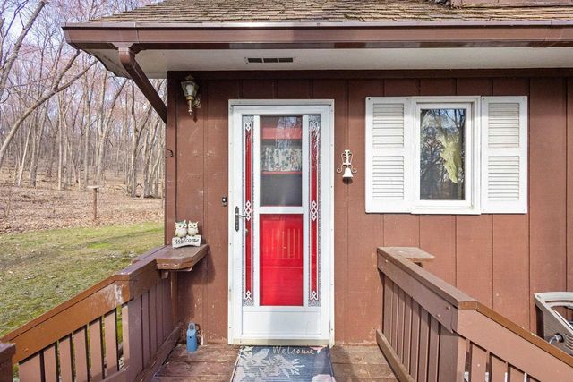 W11056 Lakeview Drive, Merrimac, WI 53561