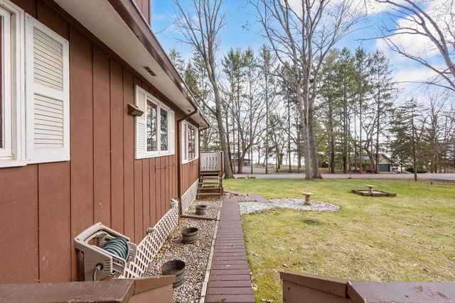 W11056 Lakeview Drive, Merrimac, WI 53561