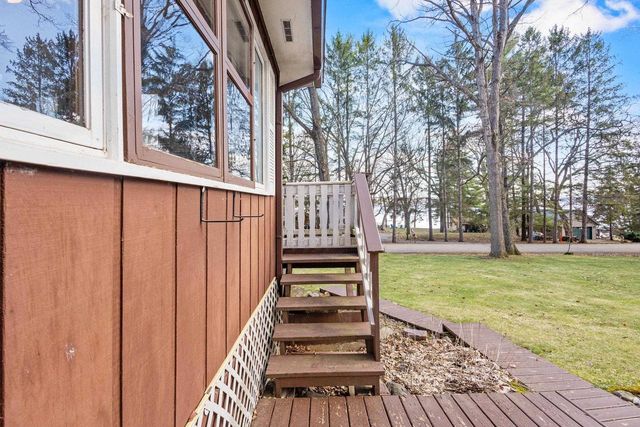 W11056 Lakeview Drive, Merrimac, WI 53561