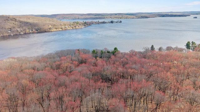 W11056 Lakeview Drive, Merrimac, WI 53561