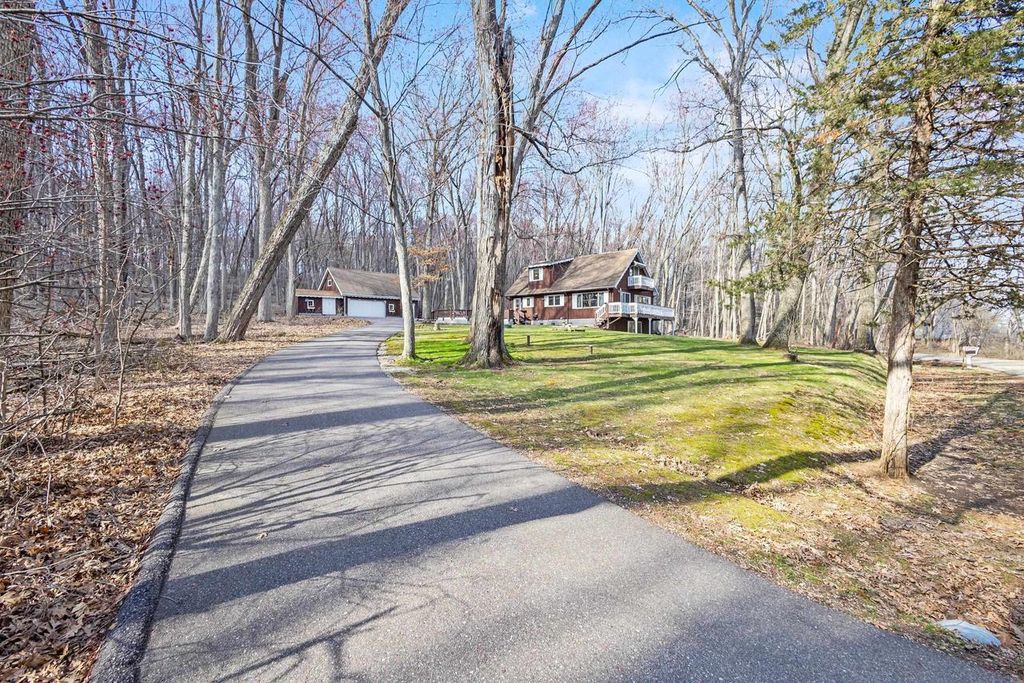 W11056 Lakeview Drive, Merrimac, WI 53561