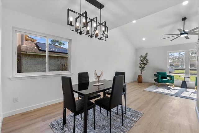 412 Cottonwood Drive, Friendswood, TX 77546