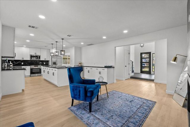 412 Cottonwood Drive, Friendswood, TX 77546