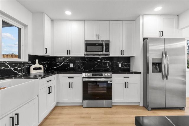 412 Cottonwood Drive, Friendswood, TX 77546