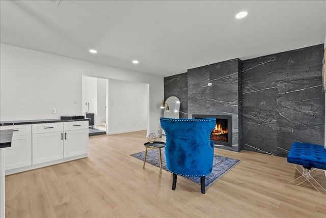 412 Cottonwood Drive, Friendswood, TX 77546