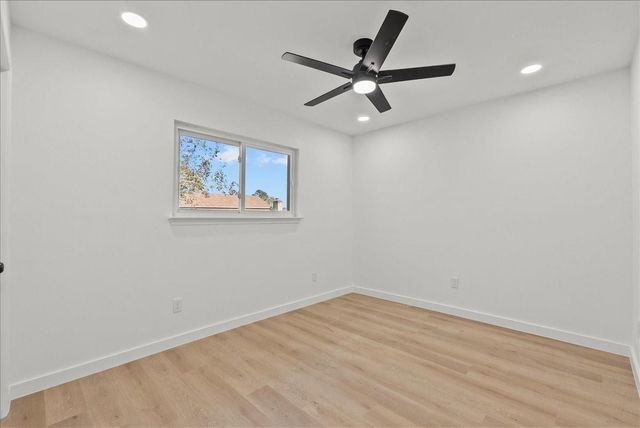 412 Cottonwood Drive, Friendswood, TX 77546