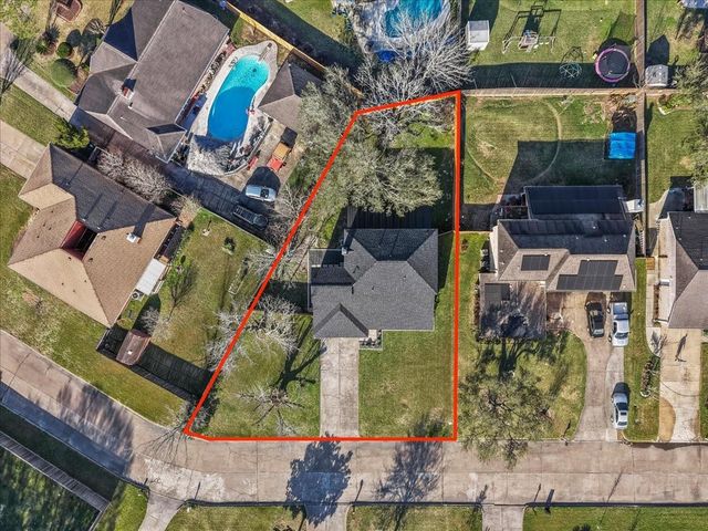 412 Cottonwood Drive, Friendswood, TX 77546