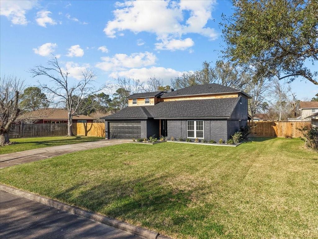 412 Cottonwood Drive, Friendswood, TX 77546