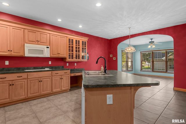 2728 Keats Drive, Springfield, IL 62711