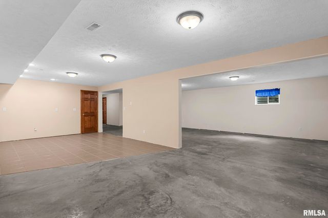 2728 Keats Drive, Springfield, IL 62711