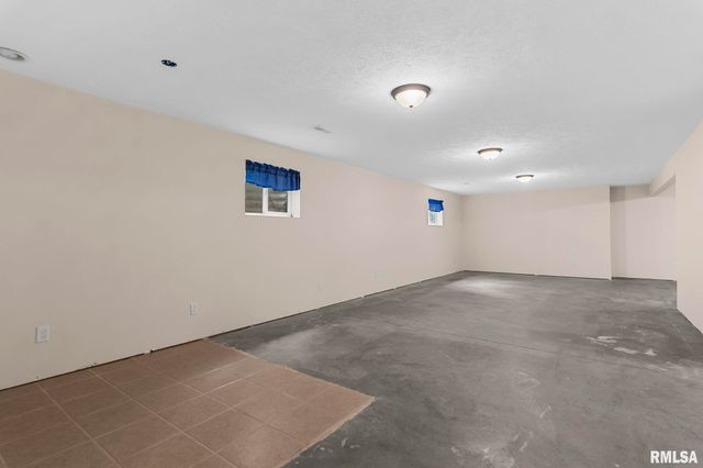 2728 Keats Drive, Springfield, IL 62711