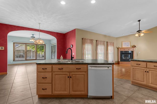 2728 Keats Drive, Springfield, IL 62711