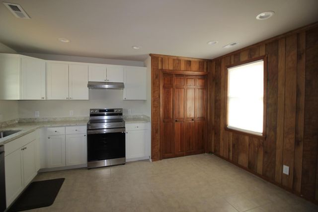 212 N Main Street, Holly Springs, NC 27540