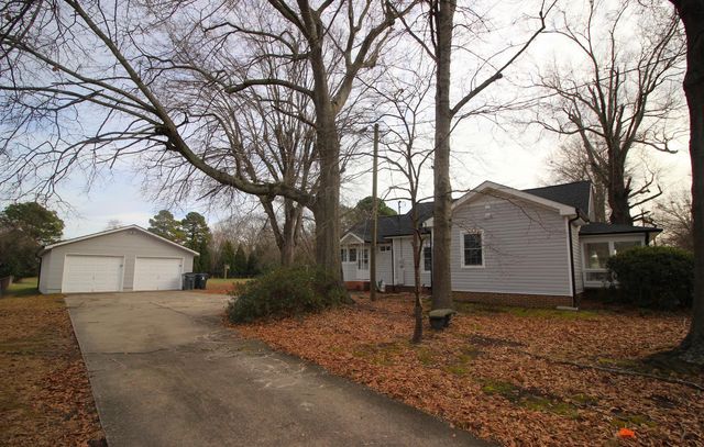212 N Main Street, Holly Springs, NC 27540