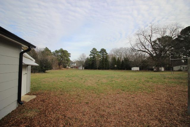 212 N Main Street, Holly Springs, NC 27540