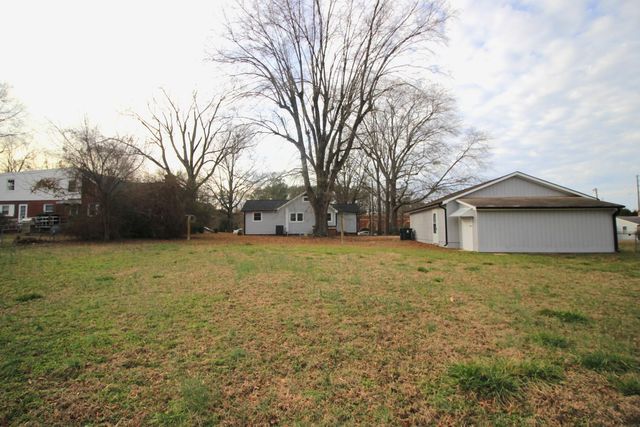 212 N Main Street, Holly Springs, NC 27540