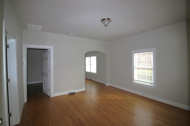 212 N Main Street, Holly Springs, NC 27540