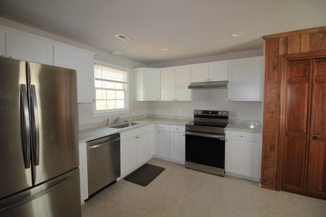 212 N Main Street, Holly Springs, NC 27540