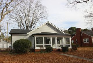 212 N Main Street, Holly Springs, NC 27540