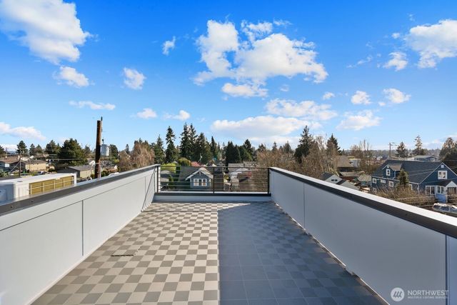 518 N 102nd Street, Seattle, WA 98133