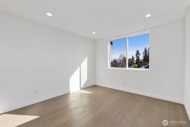 518 N 102nd Street, Seattle, WA 98133