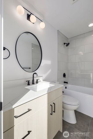 518 N 102nd Street, Seattle, WA 98133