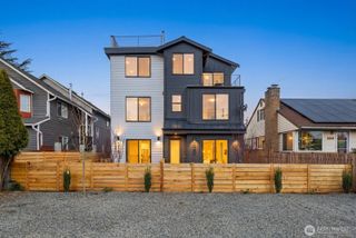 518 N 102nd Street, Seattle, WA 98133