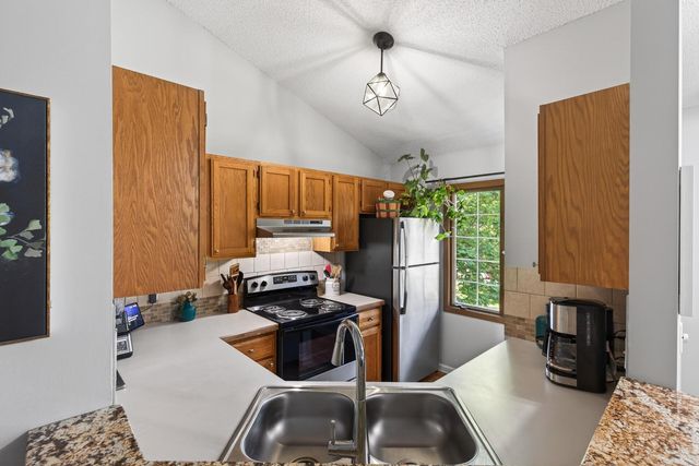 1063 Duckwood Drive 207, Eagan, MN 55123