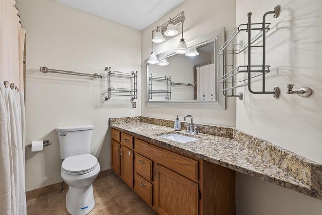 1063 Duckwood Drive 207, Eagan, MN 55123
