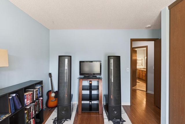 1063 Duckwood Drive 207, Eagan, MN 55123