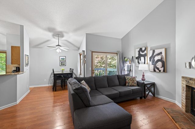 1063 Duckwood Drive 207, Eagan, MN 55123