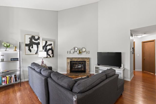 1063 Duckwood Drive 207, Eagan, MN 55123