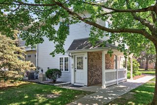 1063 Duckwood Drive 207, Eagan, MN 55123