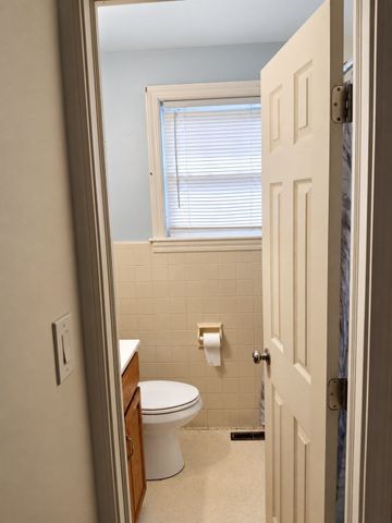 223 East St, Springfield, MA 01104
