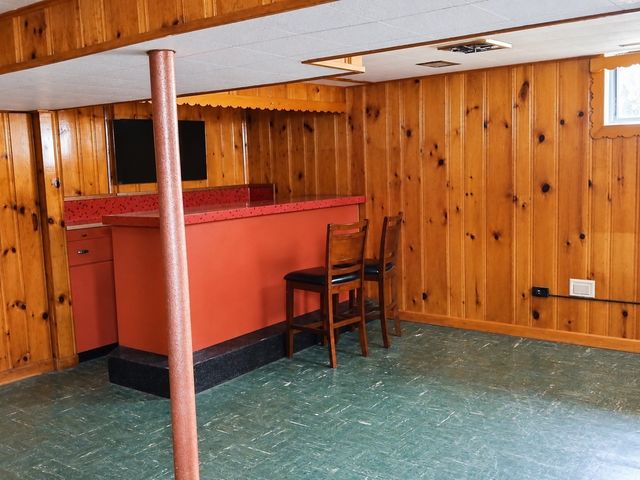 223 East St, Springfield, MA 01104