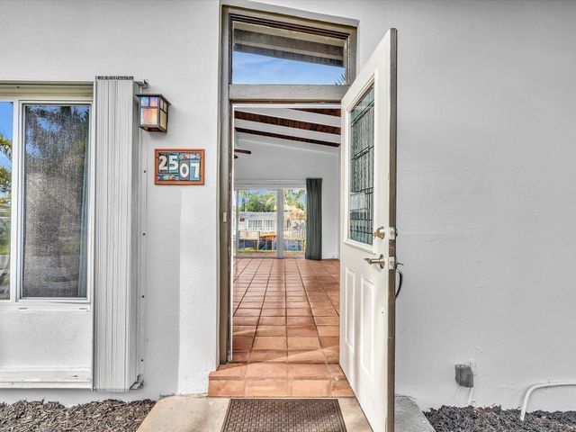 2507 Okeechobee Lane, Fort Lauderdale, FL 33312