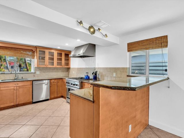 2507 Okeechobee Lane, Fort Lauderdale, FL 33312