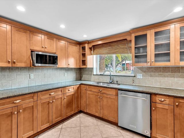 2507 Okeechobee Lane, Fort Lauderdale, FL 33312