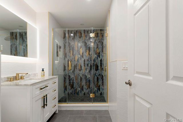 205 Willow Lane, Valley Stream, NY 11580