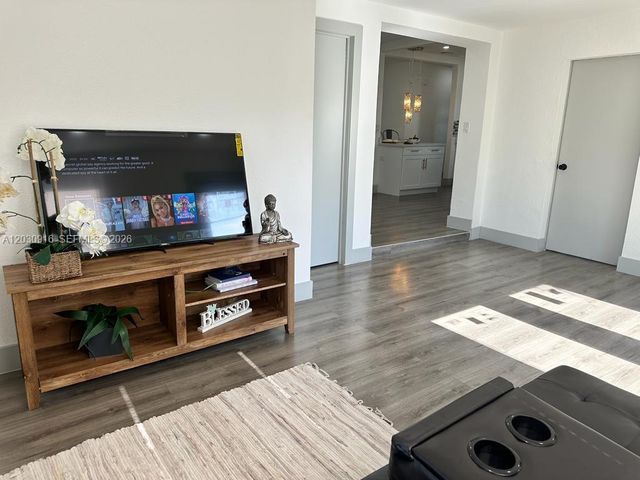 1029 SW 1st Ave, Pompano Beach, FL 33060