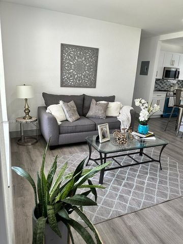 1029 SW 1st Ave, Pompano Beach, FL 33060