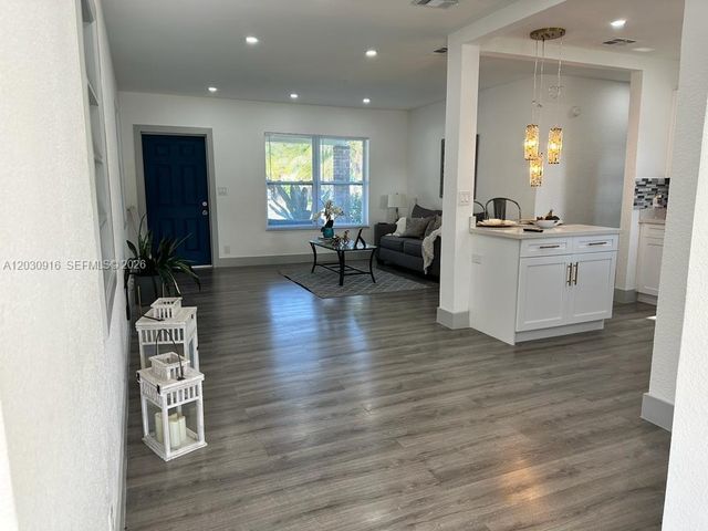 1029 SW 1st Ave, Pompano Beach, FL 33060